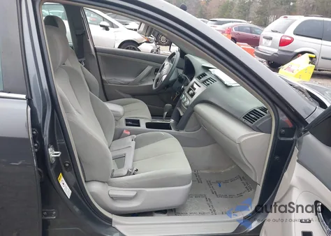 2008 Toyota Camry Le z USA, uszkodzony, nr VIN 4T1BE46KX8U246371